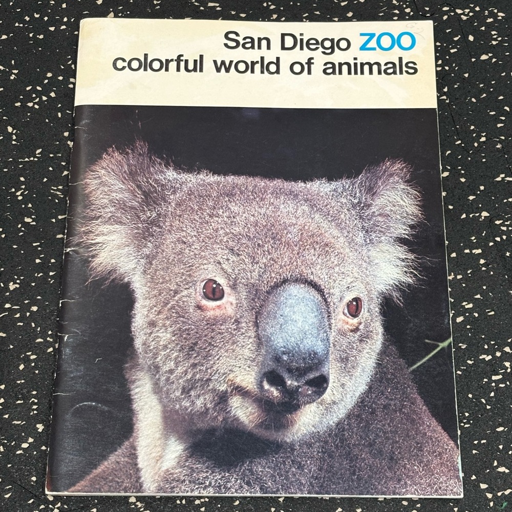 Vintage 1972 San Diego Zoo Colorful World of Animals Booklet